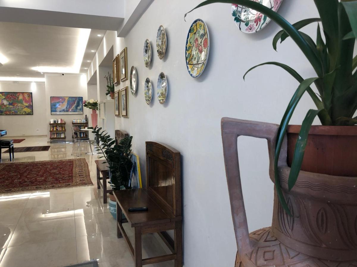 Hotel Flora 阿尔巴·阿德里亚蒂卡 外观 照片